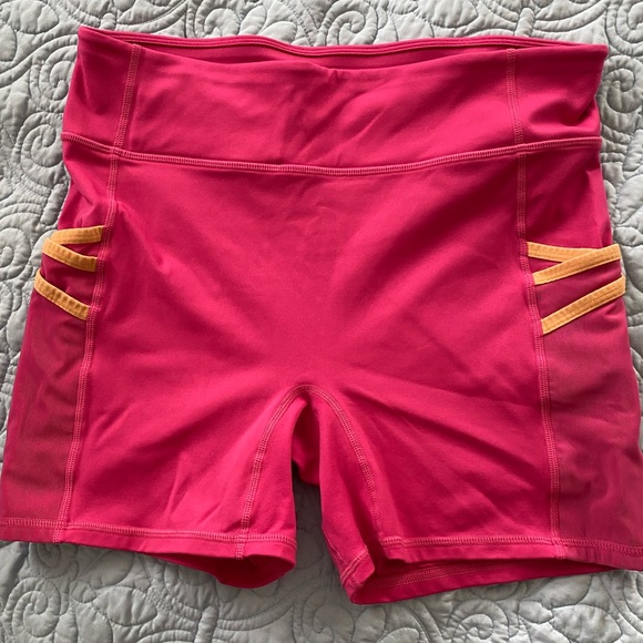 Fabletics short - Picture 1 of 3